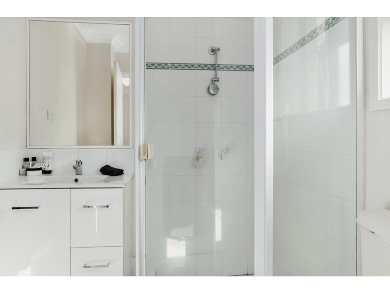 16/14-16 Darrambal Street, Chevron Island QLD 4217