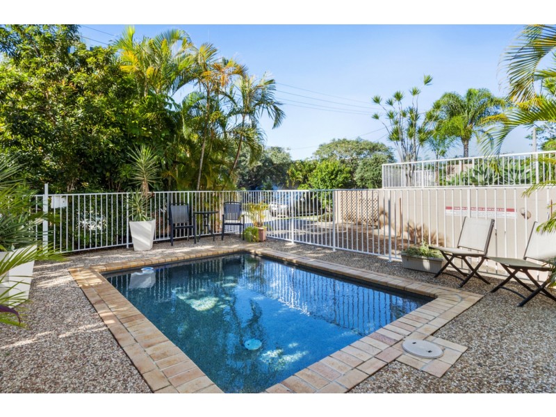 16/14-16 Darrambal Street, Chevron Island QLD 4217