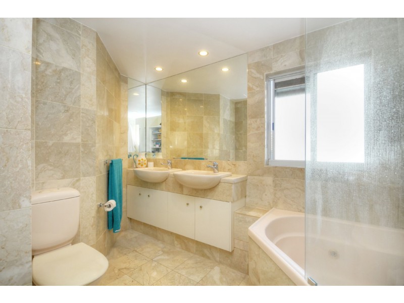 37/19 Riverview Parade, Surfers Paradise QLD 4217