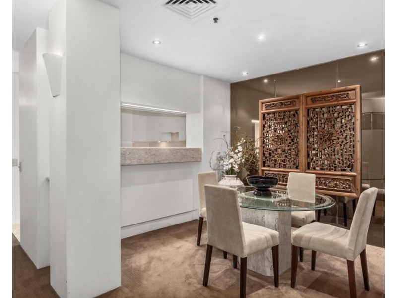 Pacific Mirage Villa/20/135 Seaworld Drive, Main Beach QLD 4217