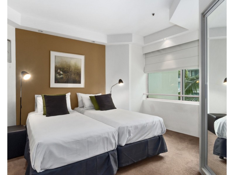 Pacific Mirage Villa/20/135 Seaworld Drive, Main Beach QLD 4217