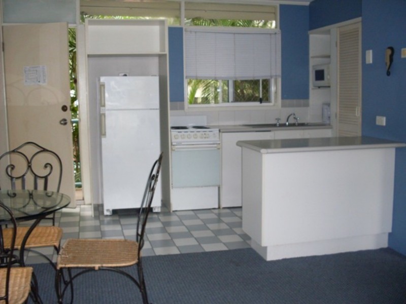 Raffles Royale/69-73 Ferny Avenue, Surfers Paradise QLD 4217