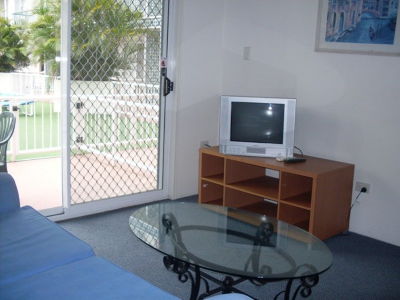 Raffles Royale/69-73 Ferny Avenue, Surfers Paradise QLD 4217