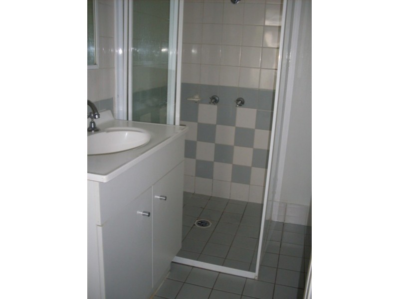 Raffles Royale/69-73 Ferny Avenue, Surfers Paradise QLD 4217