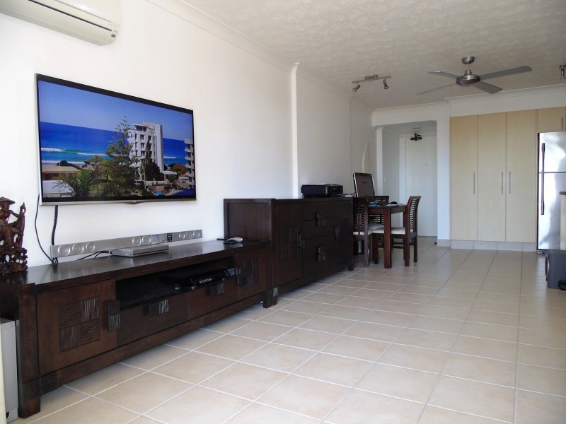 “Aristocrat”/19 Aubrey Street, Surfers Paradise QLD 4217