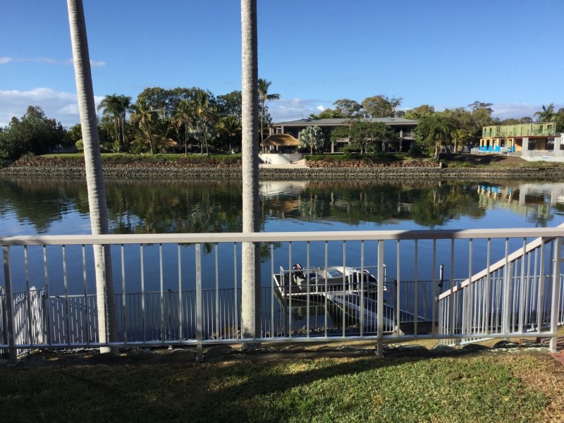 9 La Spezia Court, Isle Of Capri QLD 4217