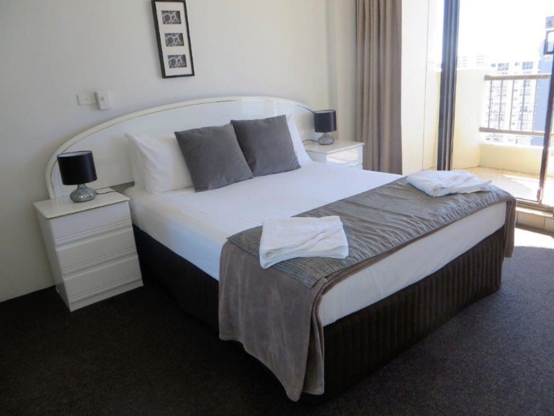 Aristocrat/19 Aubrey Street, Surfers Paradise QLD 4217