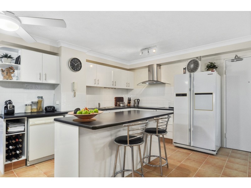 1/10-14 Purli Street, Chevron Island QLD 4217