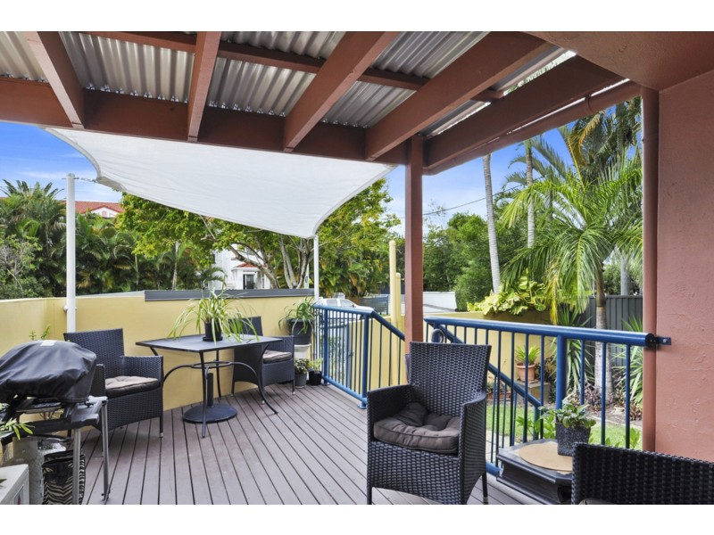 1/10-14 Purli Street, Chevron Island QLD 4217