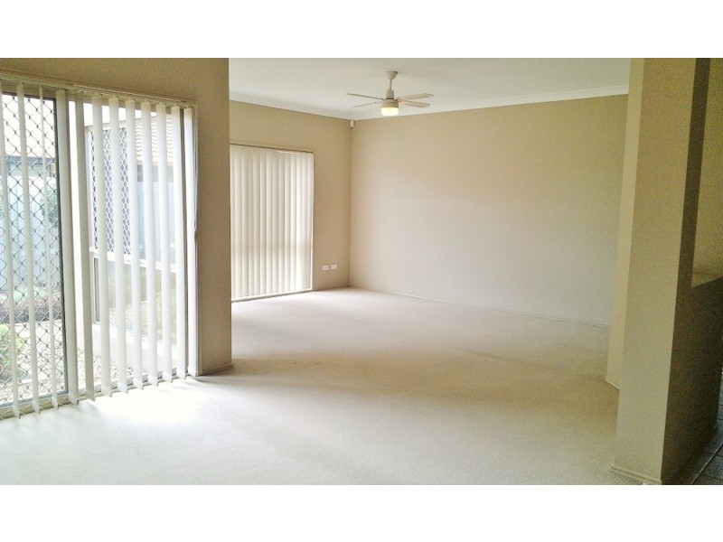 33 Sugargum Court, Molendinar QLD 4214