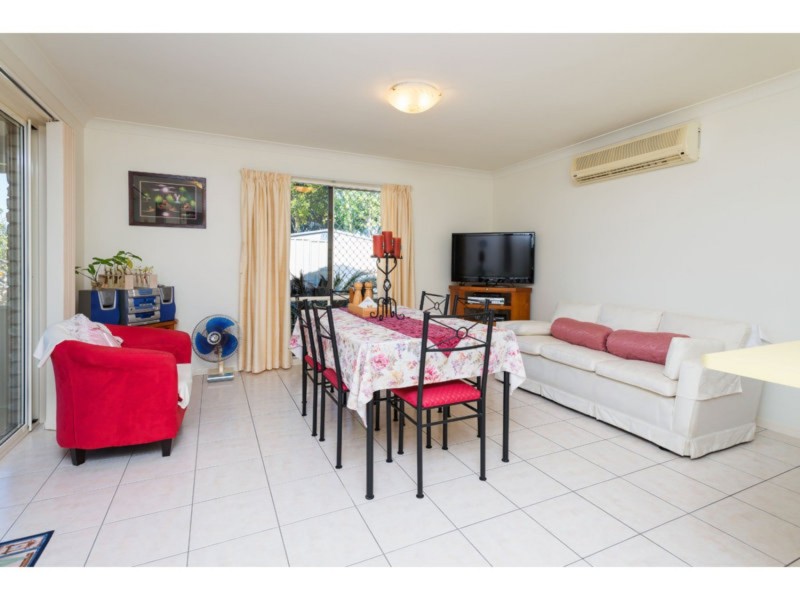 11 Palm Street, Pacific Pines QLD 4211