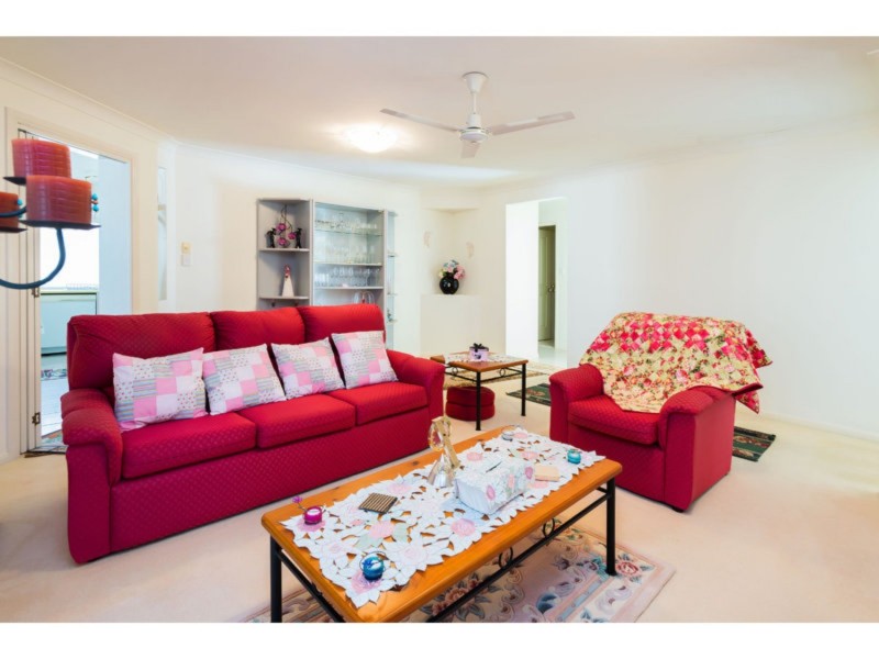 11 Palm Street, Pacific Pines QLD 4211