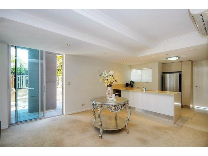 Modena On Chevron/53 Darrambal Street, Chevron Island QLD 4217