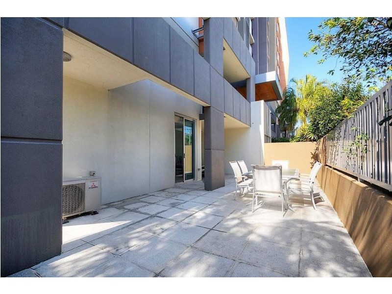 Modena On Chevron/53 Darrambal Street, Chevron Island QLD 4217