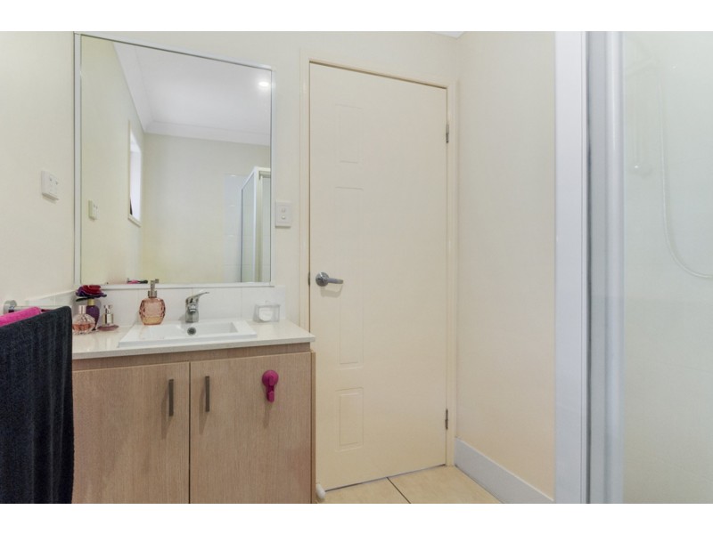 17 Damien Leeding Way, Upper Coomera QLD 4209