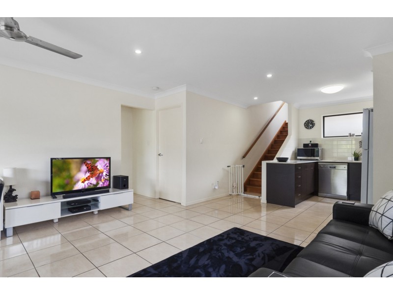 17 Damien Leeding Way, Upper Coomera QLD 4209