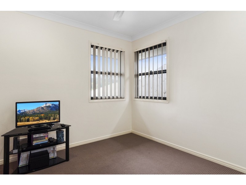 17 Damien Leeding Way, Upper Coomera QLD 4209