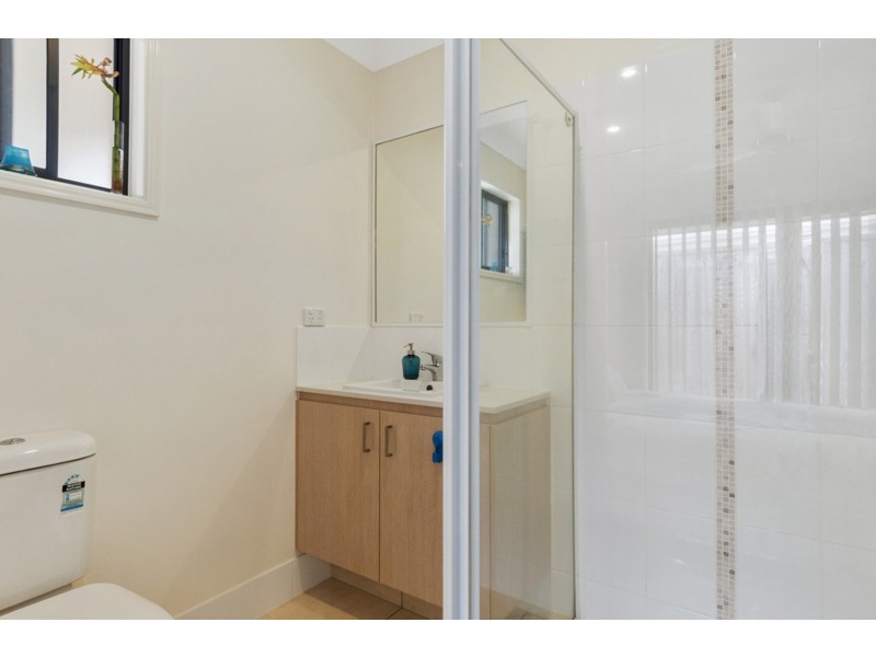 17 Damien Leeding Way, Upper Coomera QLD 4209