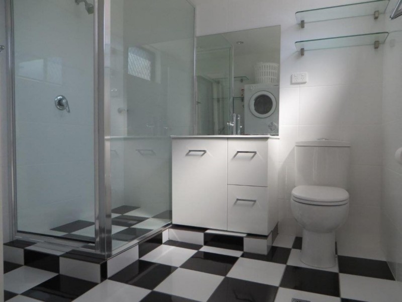 “Enderley Gardens”/38 Enderley Avenue, Surfers Paradise QLD 4217