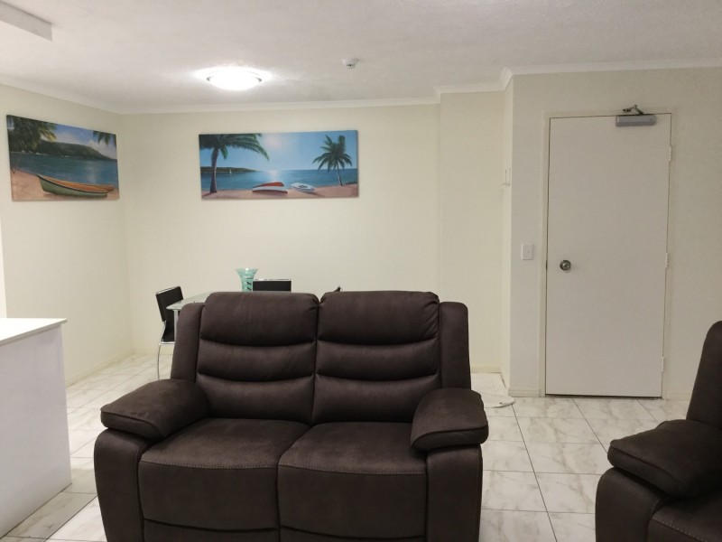 “Enderley Gardens”/38 Enderley Avenue, Surfers Paradise QLD 4217
