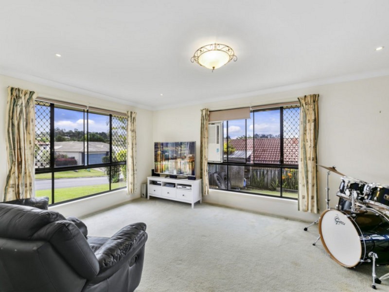 17 PANDORA Crescent, Pacific Pines QLD 4211