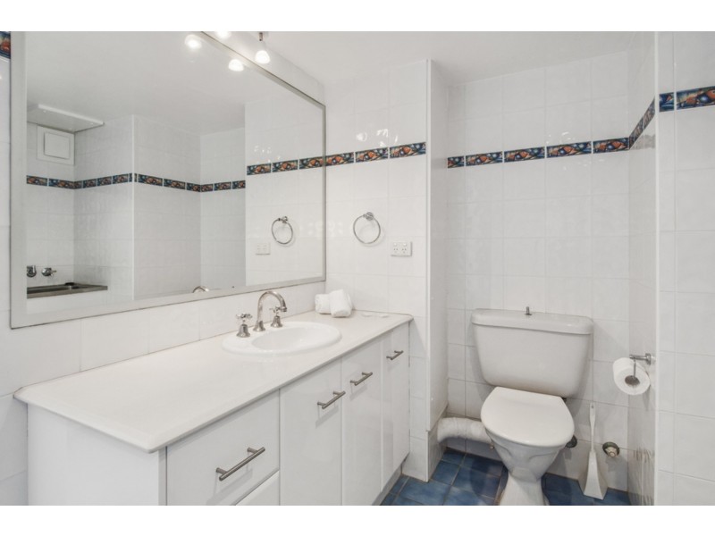 Surfers Beachside/10 Vista Street, Surfers Paradise QLD 4217