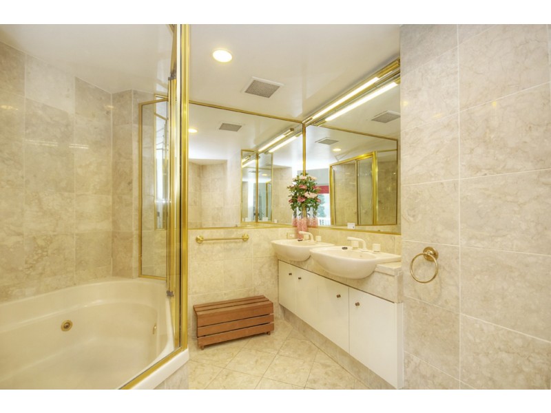 11/19 Riverview Parade, Surfers Paradise QLD 4217