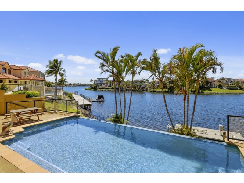 10 Bollard Circuit, Clear Island Waters QLD 4226