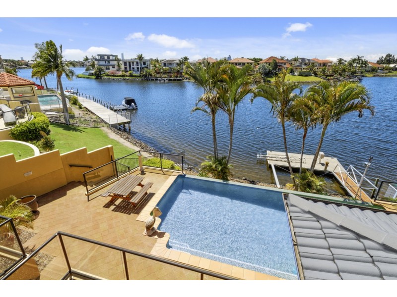 10 Bollard Circuit, Clear Island Waters QLD 4226