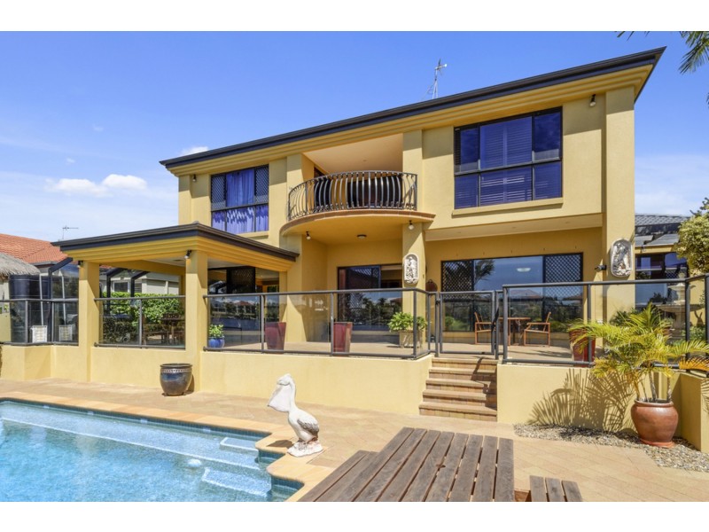 10 Bollard Circuit, Clear Island Waters QLD 4226