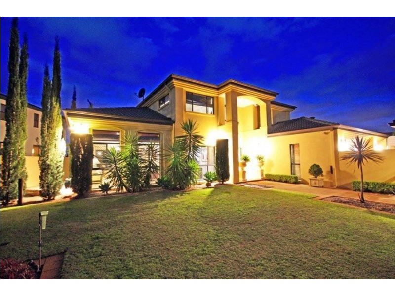 10 Bollard Circuit, Clear Island Waters QLD 4226