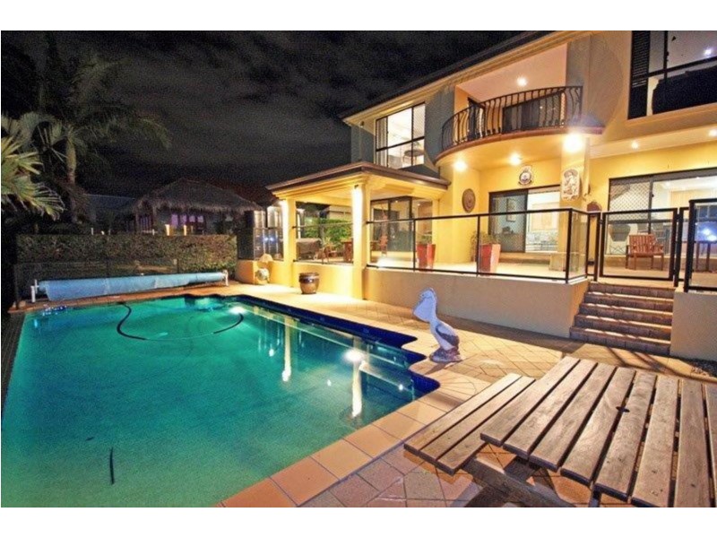 10 Bollard Circuit, Clear Island Waters QLD 4226
