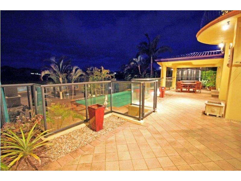 10 Bollard Circuit, Clear Island Waters QLD 4226