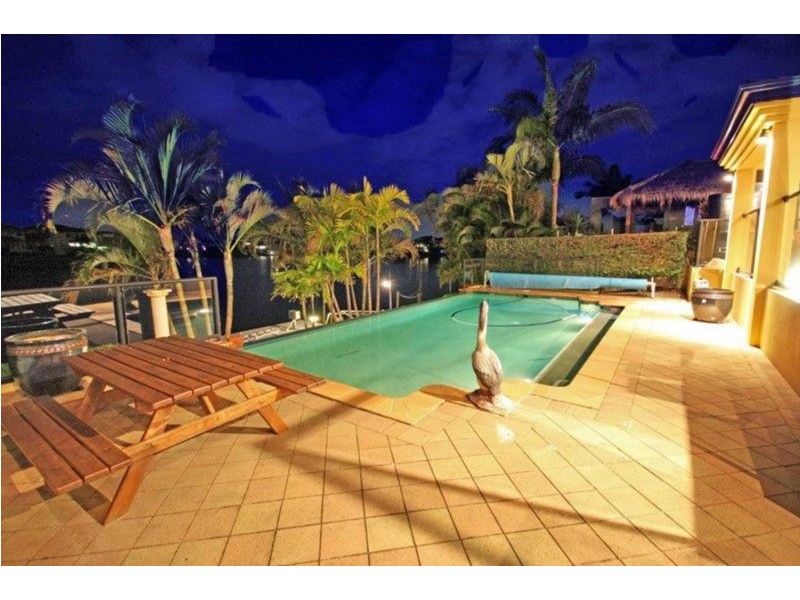 10 Bollard Circuit, Clear Island Waters QLD 4226