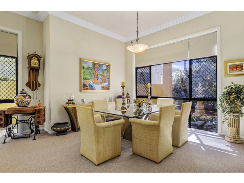 10 Bollard Circuit, Clear Island Waters QLD 4226