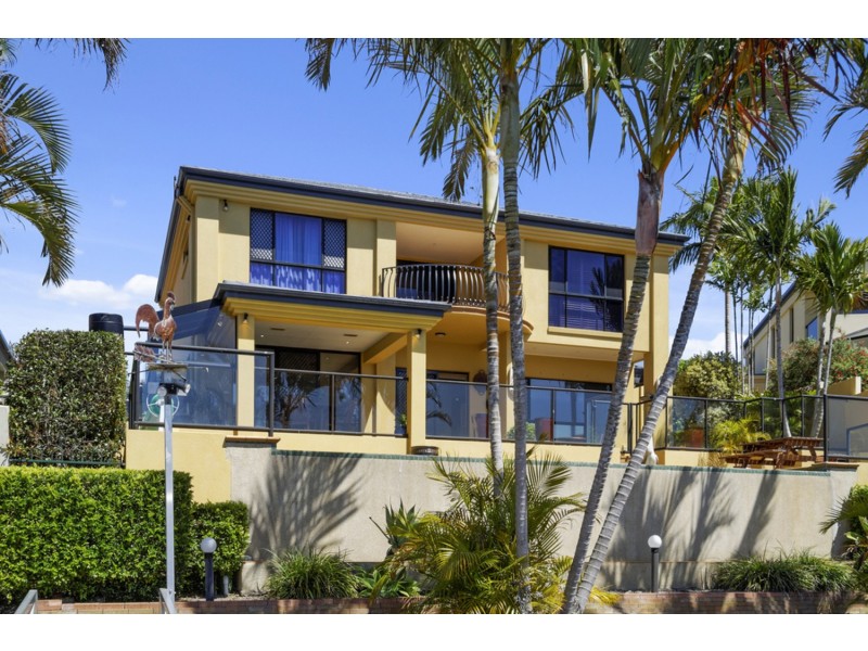 10 Bollard Circuit, Clear Island Waters QLD 4226