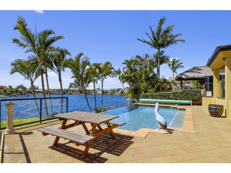 10 Bollard Circuit, Clear Island Waters QLD 4226