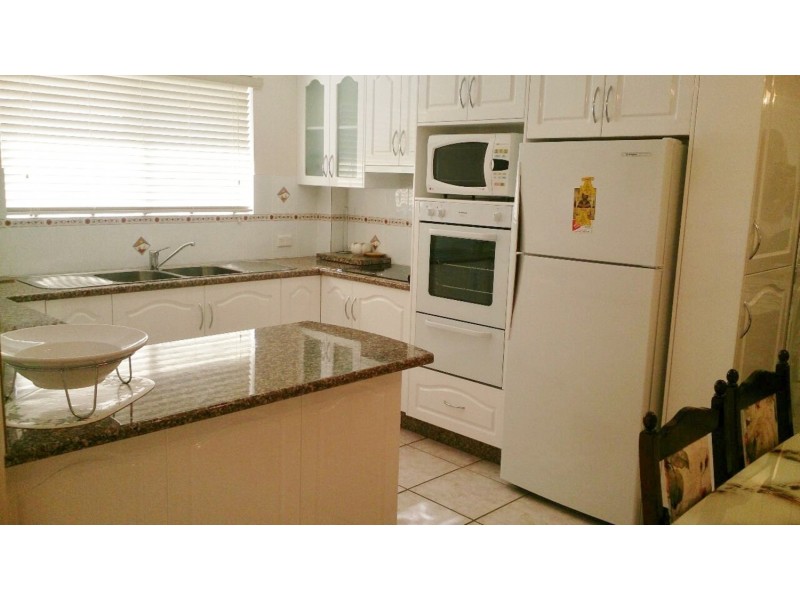 “Barradine”/13-15 Aubrey Street, Surfers Paradise QLD 4217