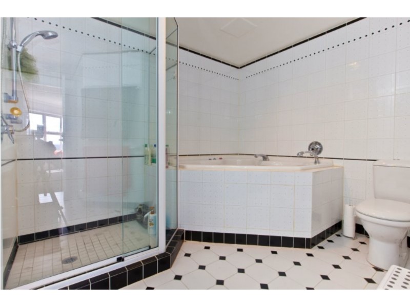 Grand Mariner/12 Commodore Drive, Surfers Paradise QLD 4217