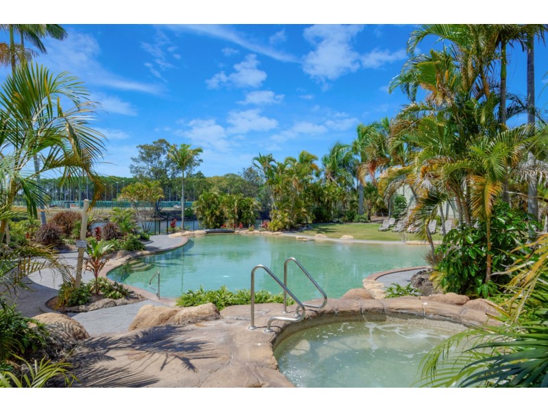 4/215 Cottesloe Drive, Mermaid Waters QLD 4218
