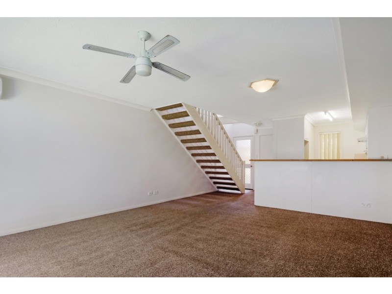 4/215 Cottesloe Drive, Mermaid Waters QLD 4218