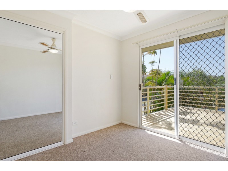 4/215 Cottesloe Drive, Mermaid Waters QLD 4218