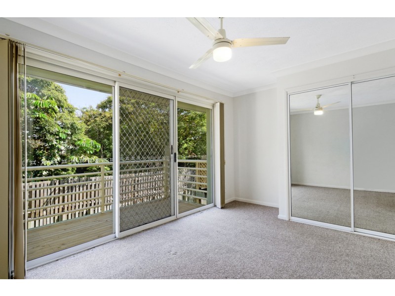 4/215 Cottesloe Drive, Mermaid Waters QLD 4218