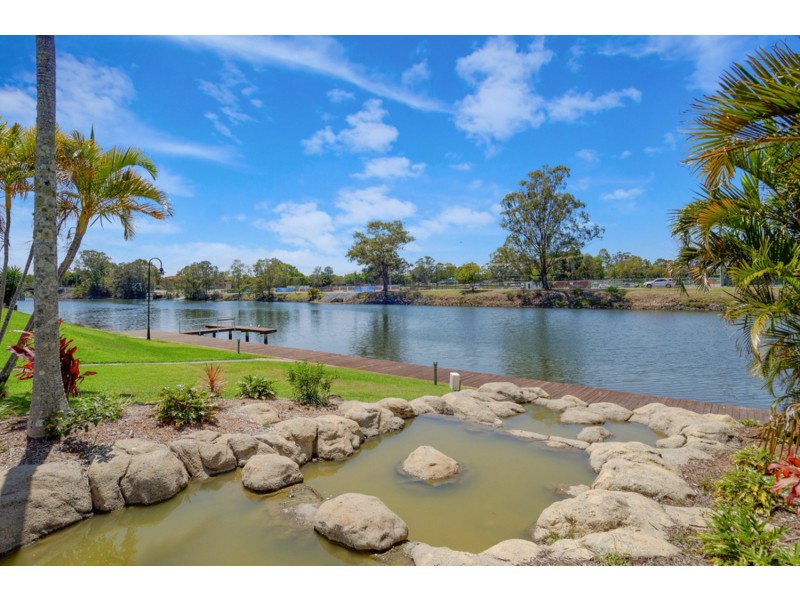 4/215 Cottesloe Drive, Mermaid Waters QLD 4218