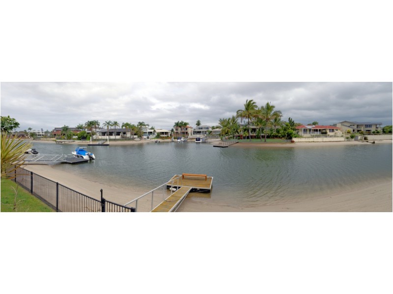 32 Tosti Street, Sorrento QLD 4217