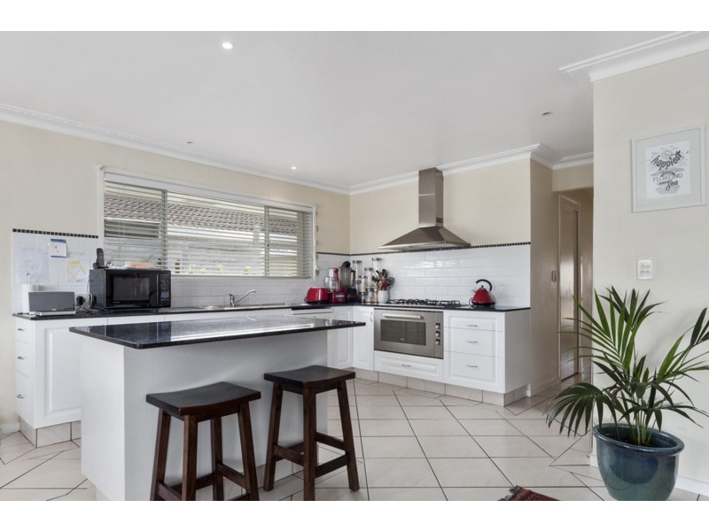 32 Tosti Street, Sorrento QLD 4217