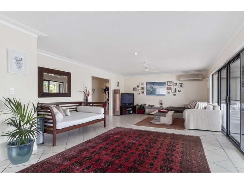 32 Tosti Street, Sorrento QLD 4217