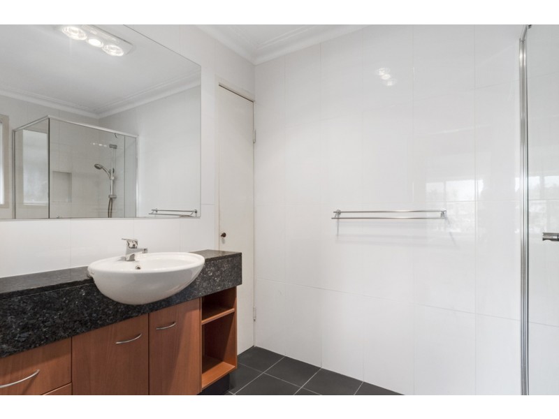 32 Tosti Street, Sorrento QLD 4217