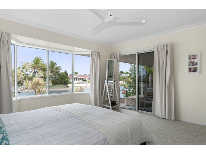 32 Tosti Street, Sorrento QLD 4217