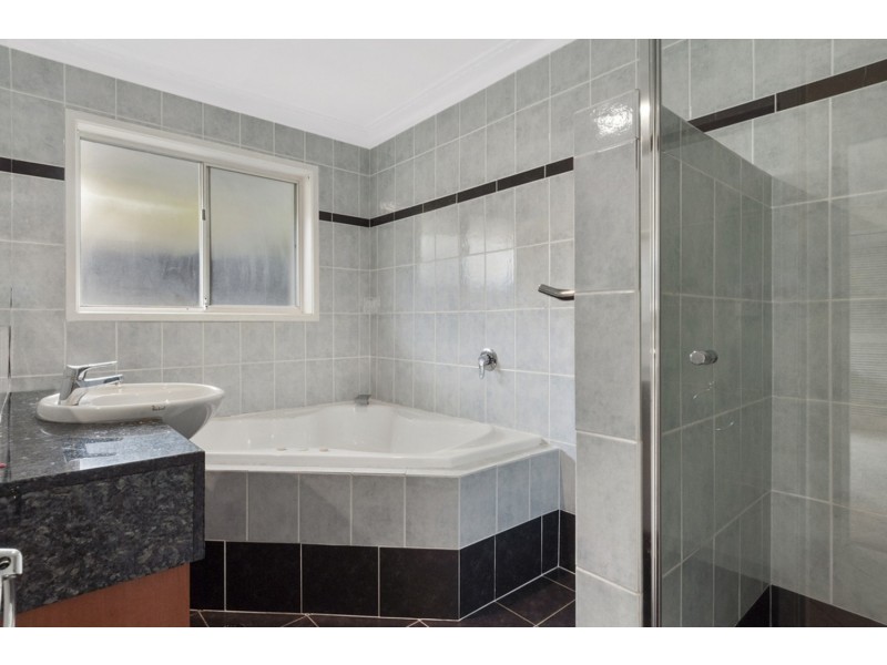 32 Tosti Street, Sorrento QLD 4217